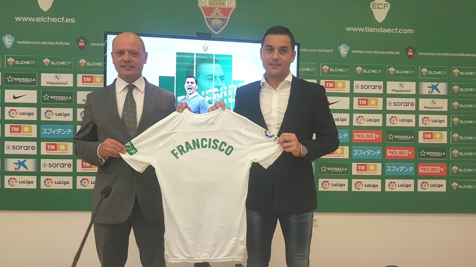 El president de l'Elx, Joaquín Buitrago, amb el nou entrenador, Francisco Rodríguez