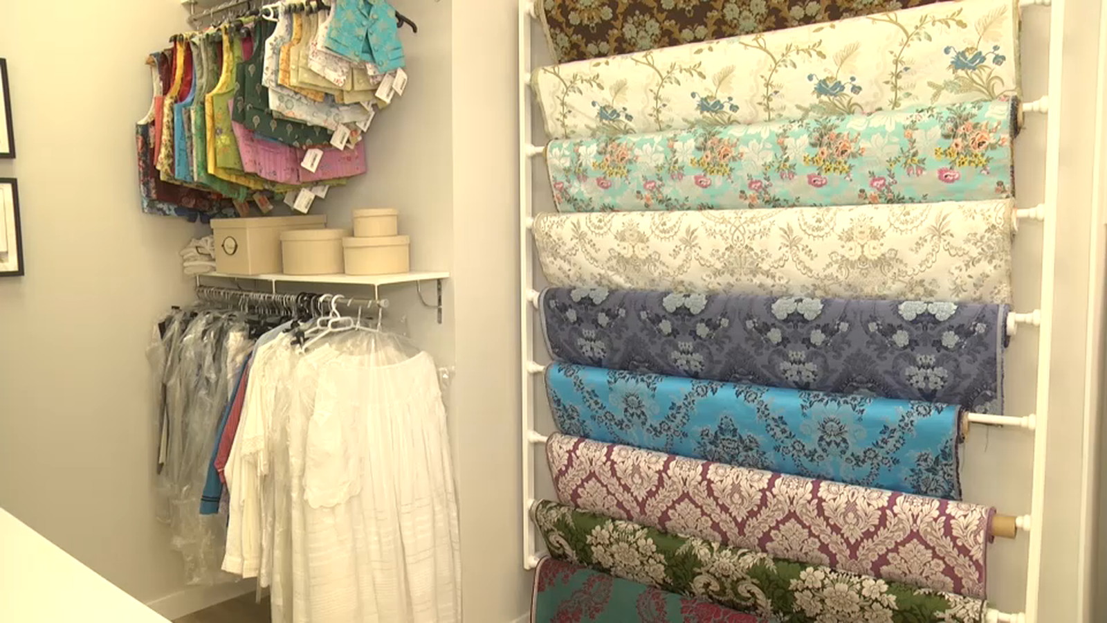 Imatge d'un comerç de venda d'indumentària festera