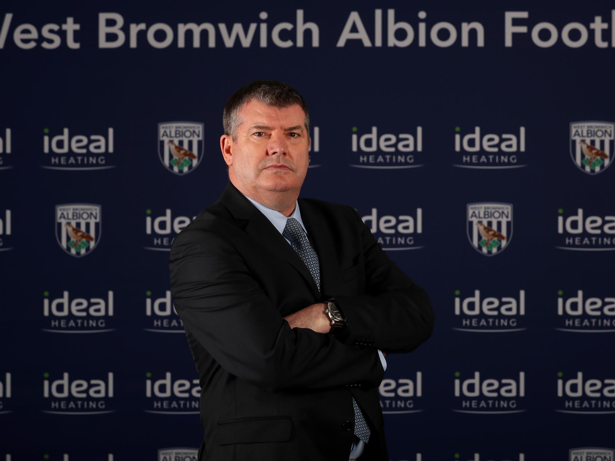 Ron Gourlay, al West Bromwich Albiol Ron Gourlay, al West Bromwich Albiol