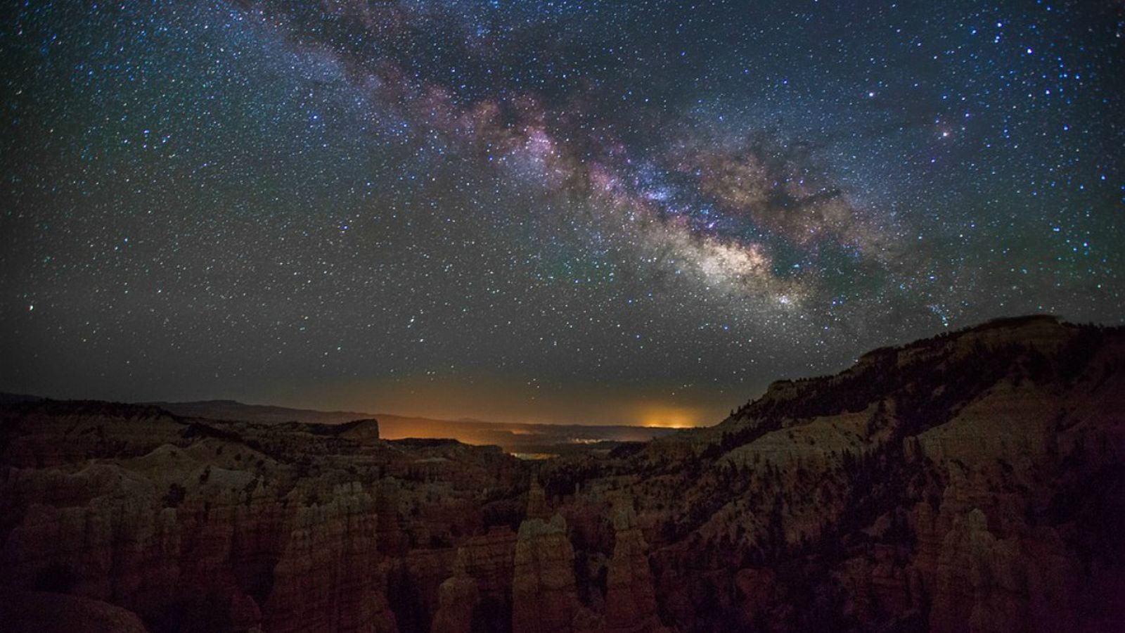 L'univers és finit, segons l'última teoria de Stephen Hawking