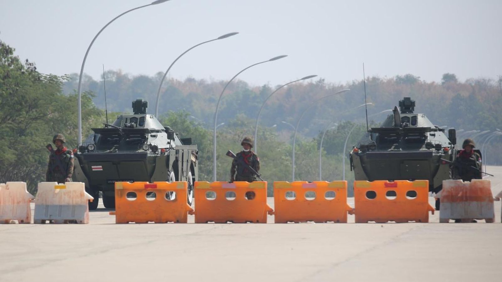 Un control militar impedeix l'accés al Congrés de Myanmar