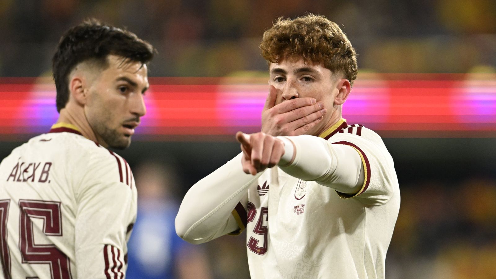 Víctor Muñoz celebra el seu primer gol amb la selecció espanyola