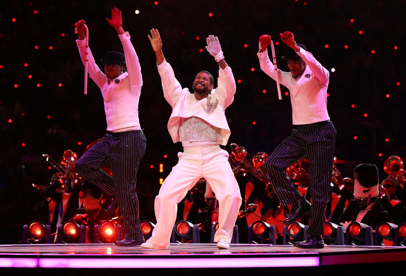 Actuació d'Usher durant la final de la Superbowl