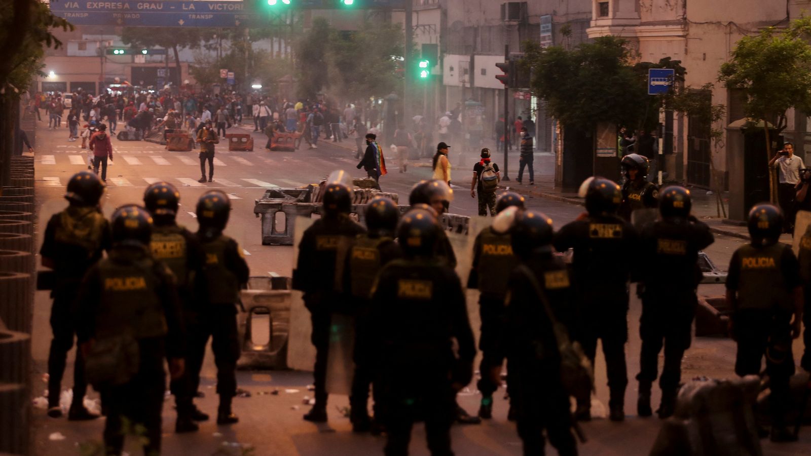 Protestes a Lima, la capital, després de la destitució de Castillo per a demanar noves eleccions presidencials