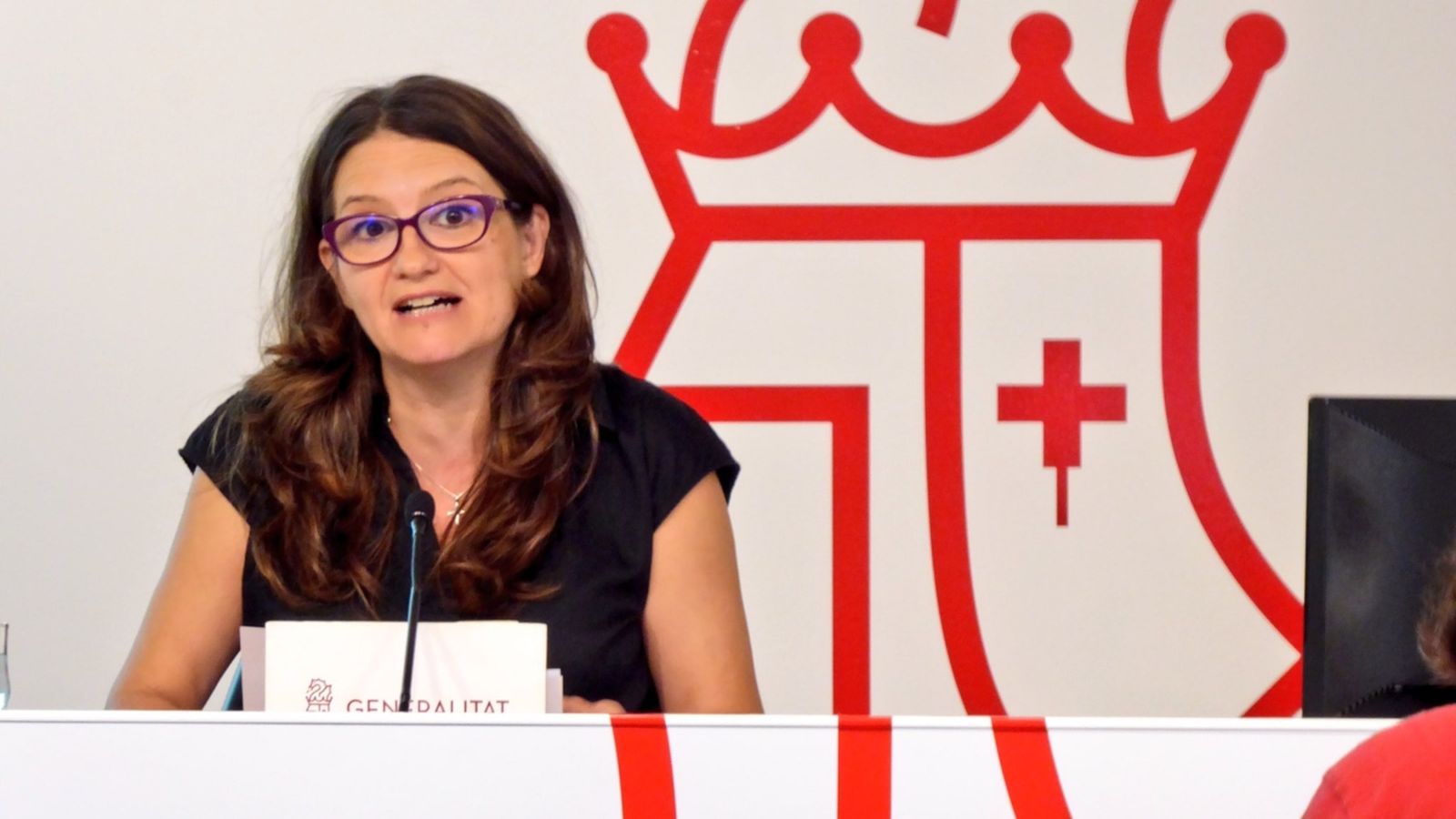 La vicepresidenta, Mónica Oltra, durant la roda de premsa posterior al ple del Consell