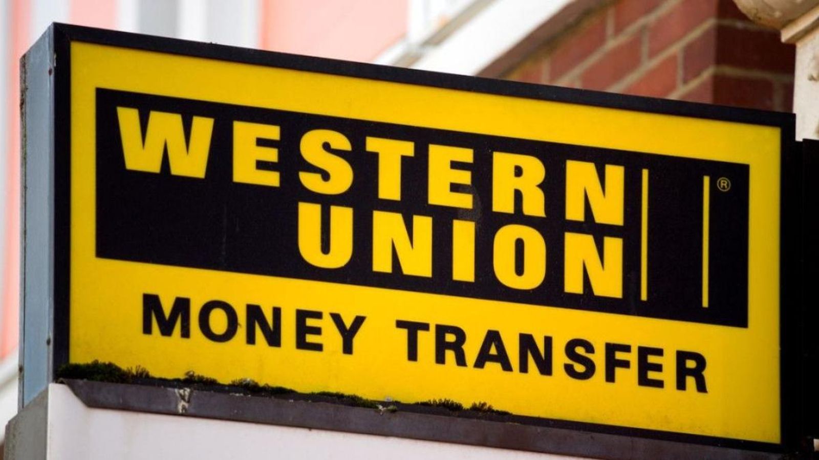 En la sentència dictada es condemna també Western Union com a responsable civil subsidiària de les indemnitzacions