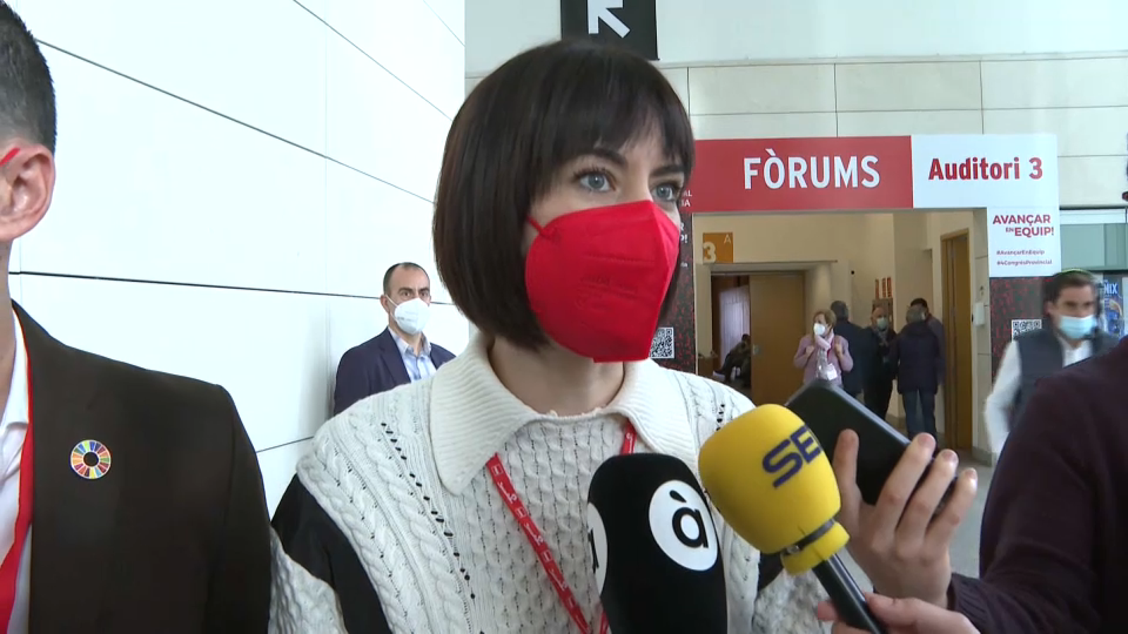 La ministra Diana Morant aten els mitjans a l'arribada al IV congrés provincial del PSPV-PSOE de València