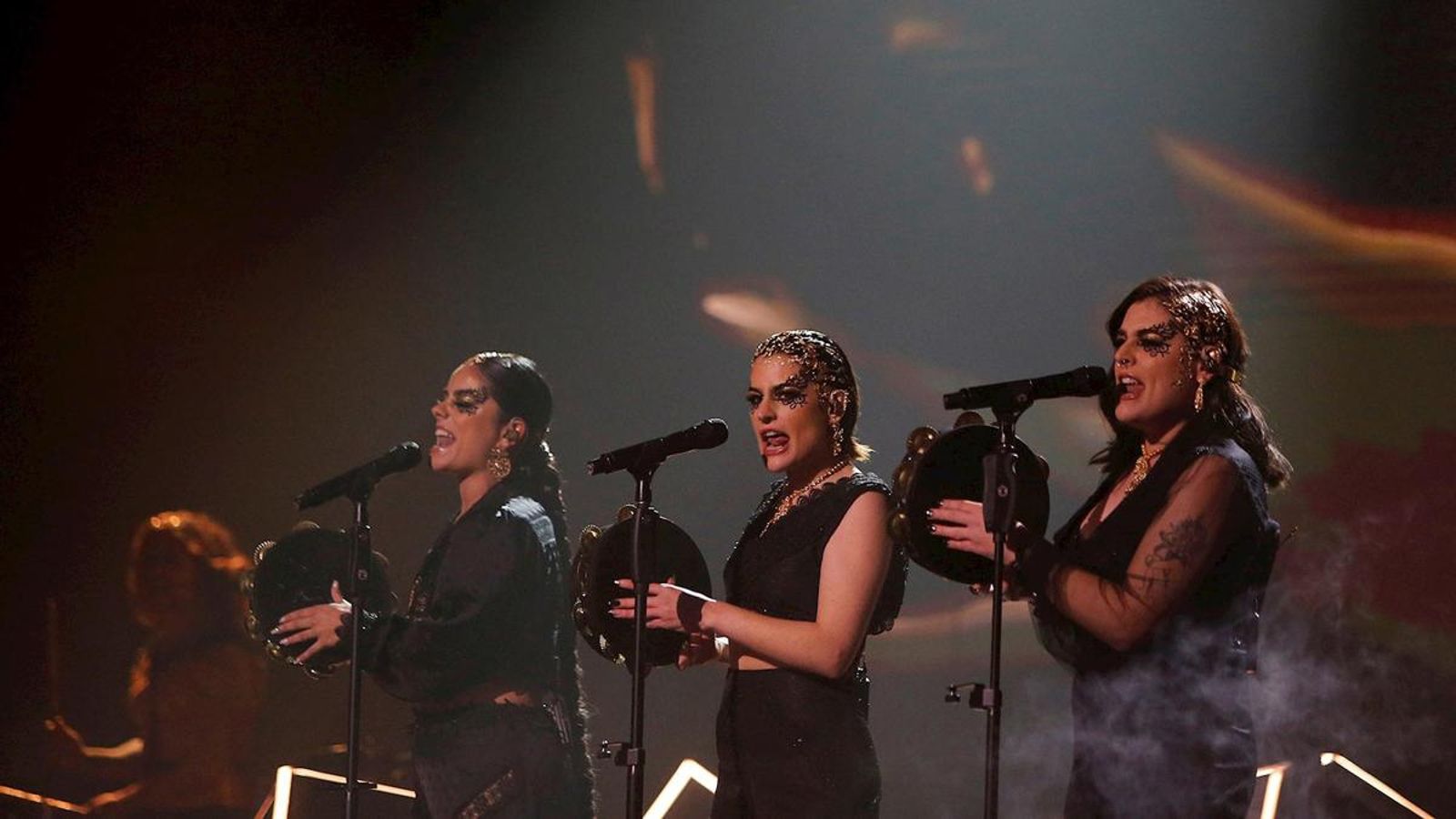 Tanxugueiras durant l'actuació de la gala final del Benidorm Fest