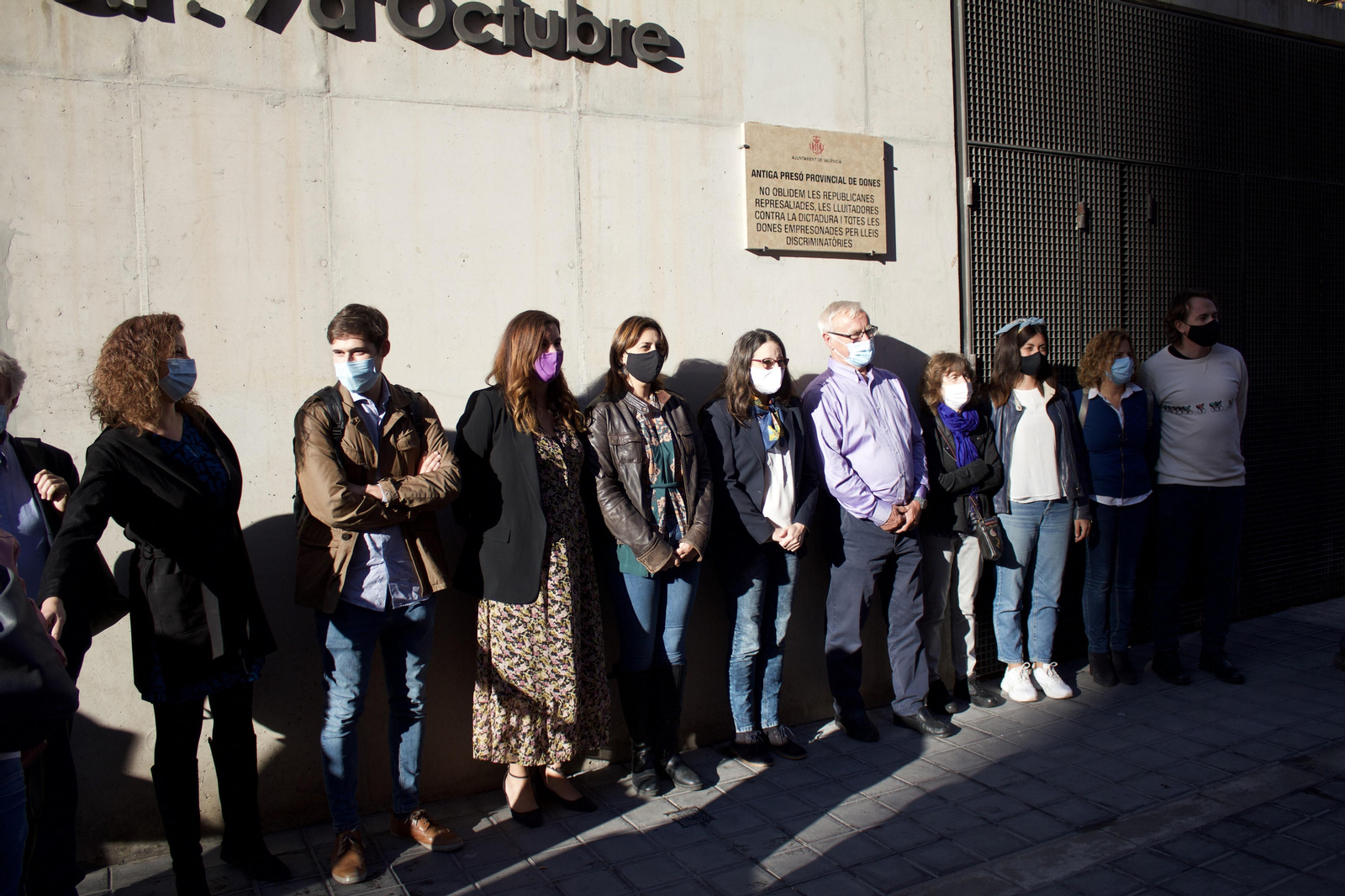 Inauguració de la plaça d'homenatge a les preses en la Provincial de Dones de València