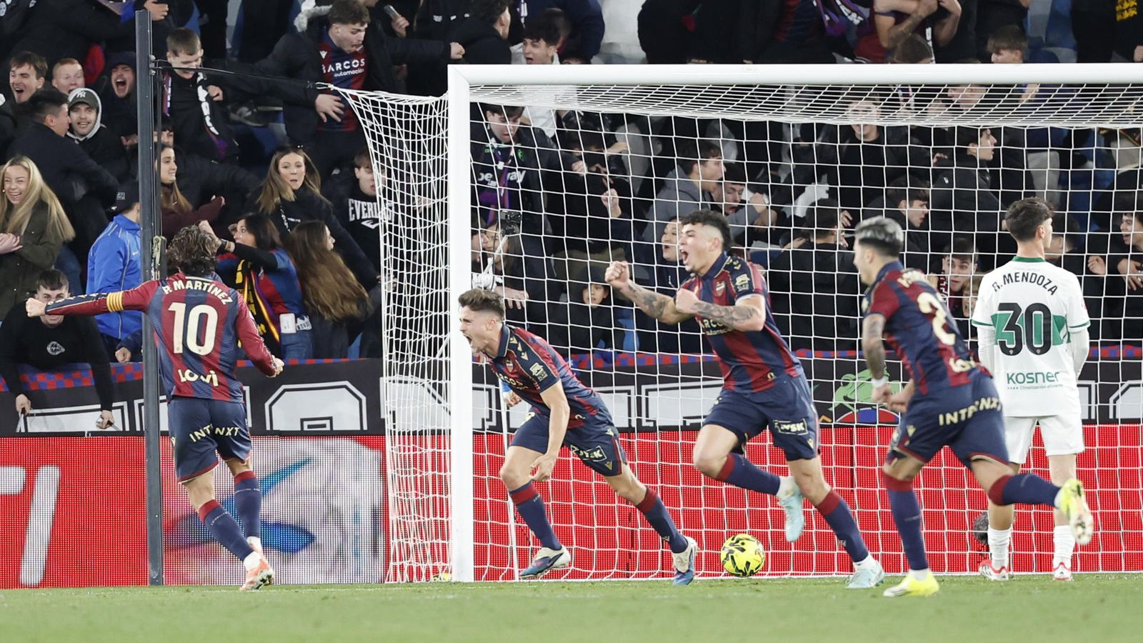 Maturro celebra el gol de la victòria