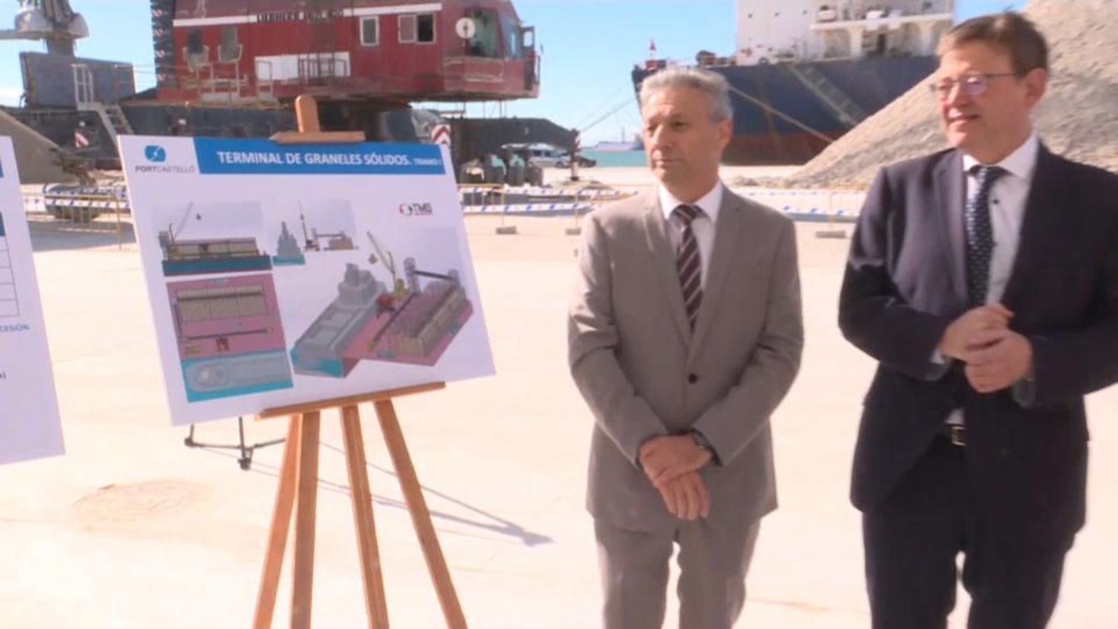 El president de l'Autoritat Portuària de Castelló, Francesc Toledo, i el de la Generalitat, Ximo Puig, en la presentació del pla d'inversions de PortCastelló