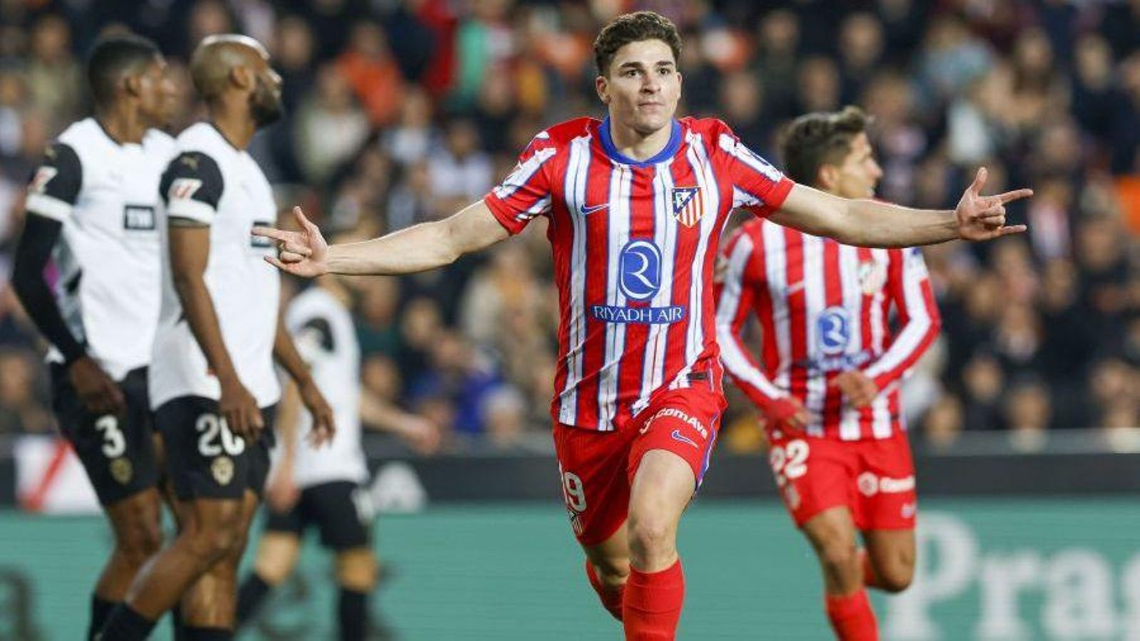 Julián Álvarez celebra un gol Julián Álvarez celebra un gol