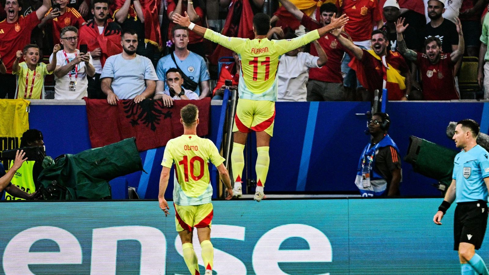 Ferran Torres marca el primer gol d'Espanya contra Albània