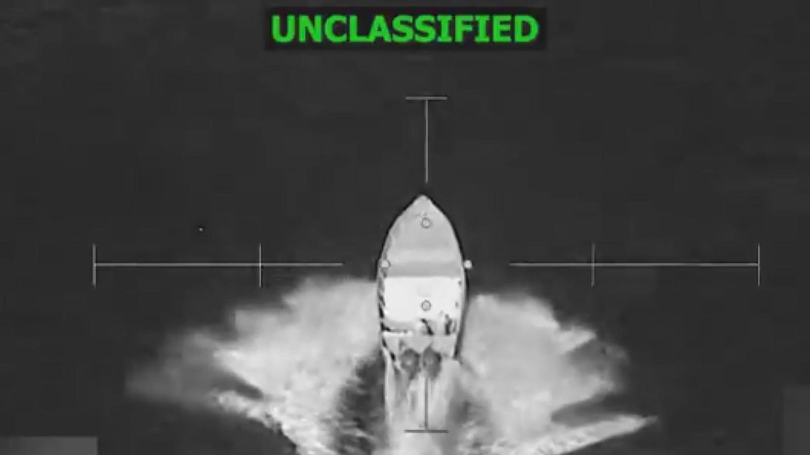 Captura de vídeo presa del compte de X @southcom del Comando Sud dels Estats Units que mostra l'atac a una embarcació en la Mar Carib