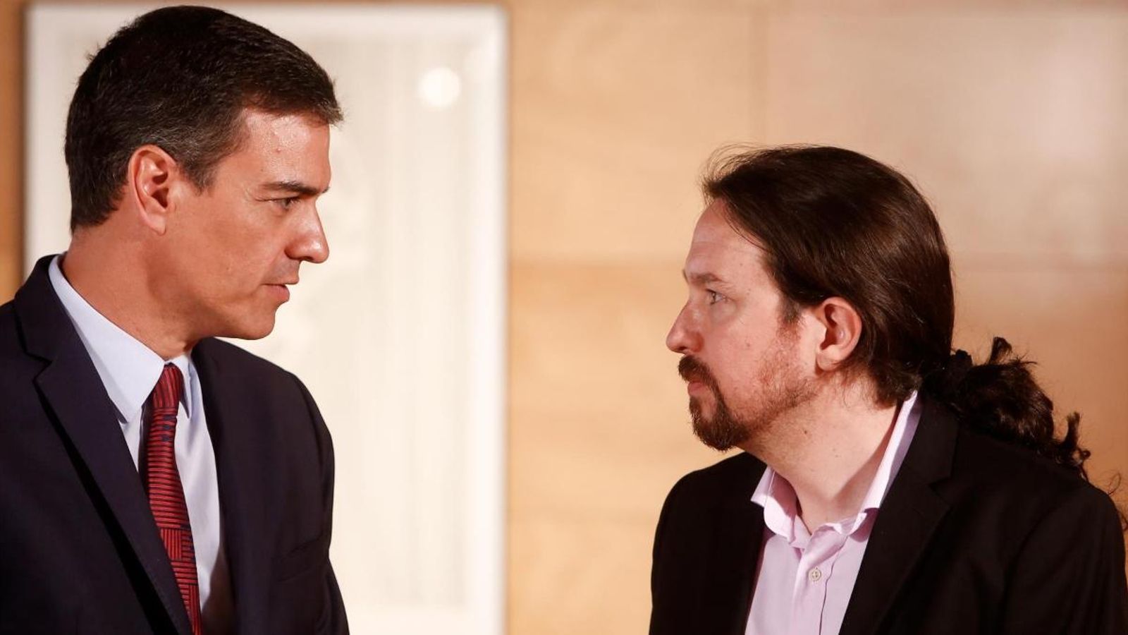 El president del govern en funcions, Pedro Sánchez, amb el secretari general de Podem, Pablo Iglesias, en una imatge d'arxiu