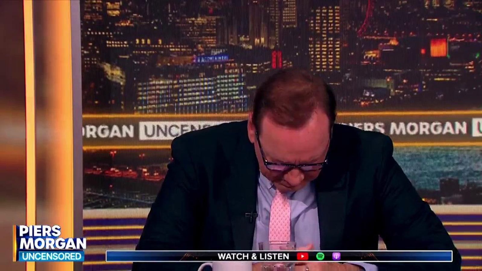 L'actor Kevin Space s'afona en plena entrevista