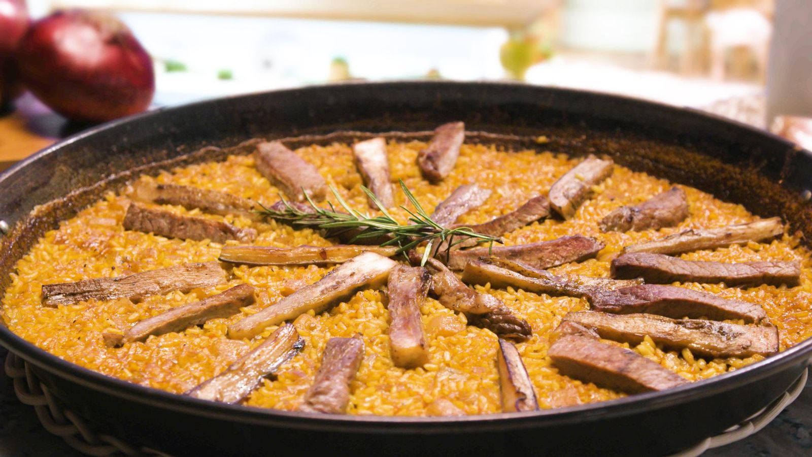 Paella de vedella