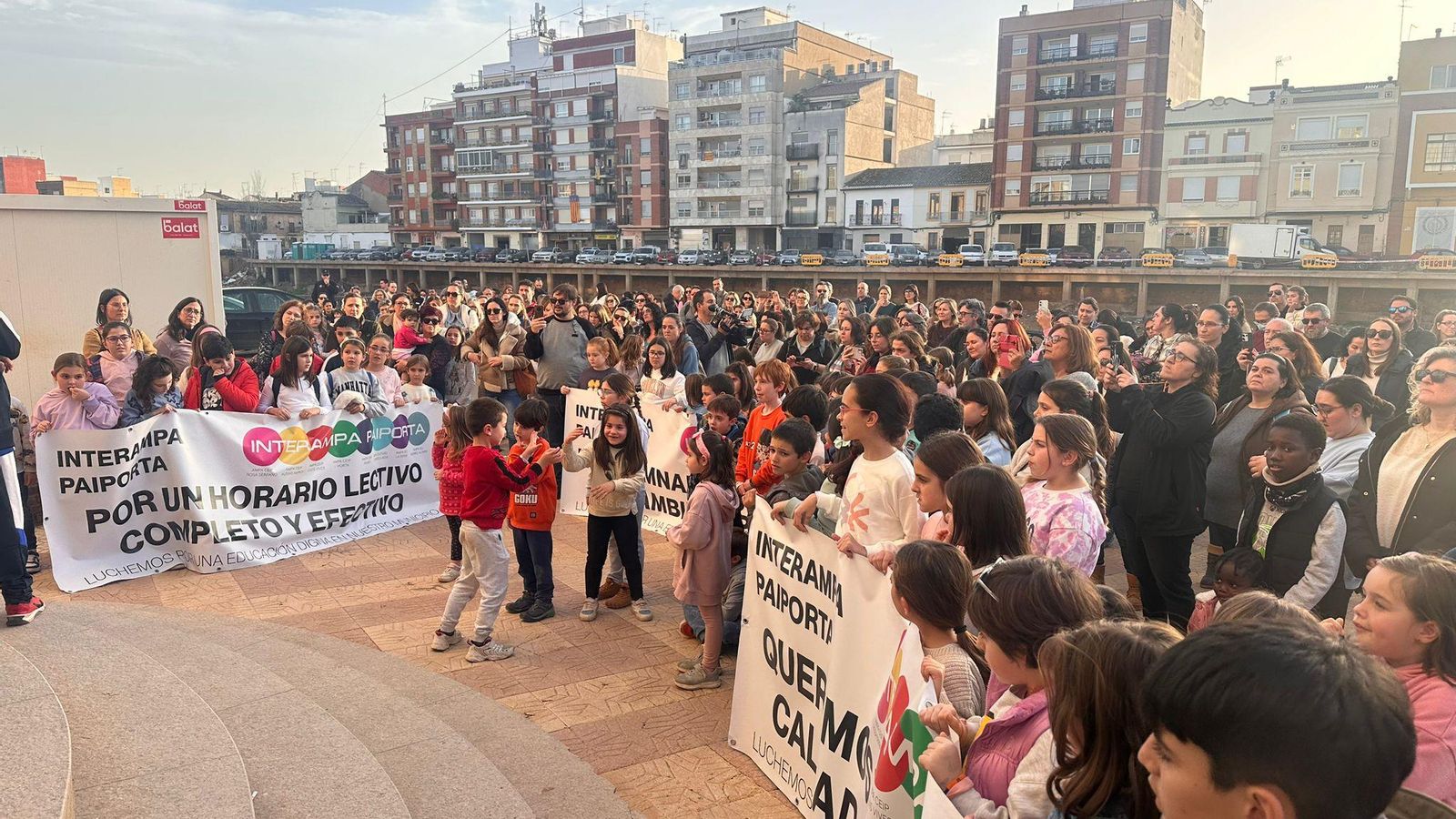 Protesta a Paiporta per les condincions precaries de les escoles del municipi vora tre mesos després de la dana