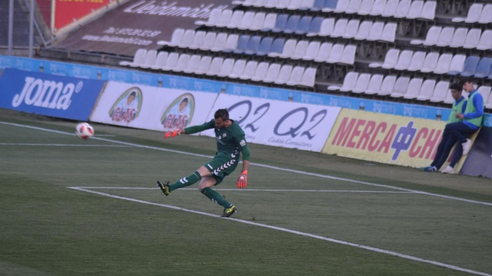 Álvaro Campos trau de porta