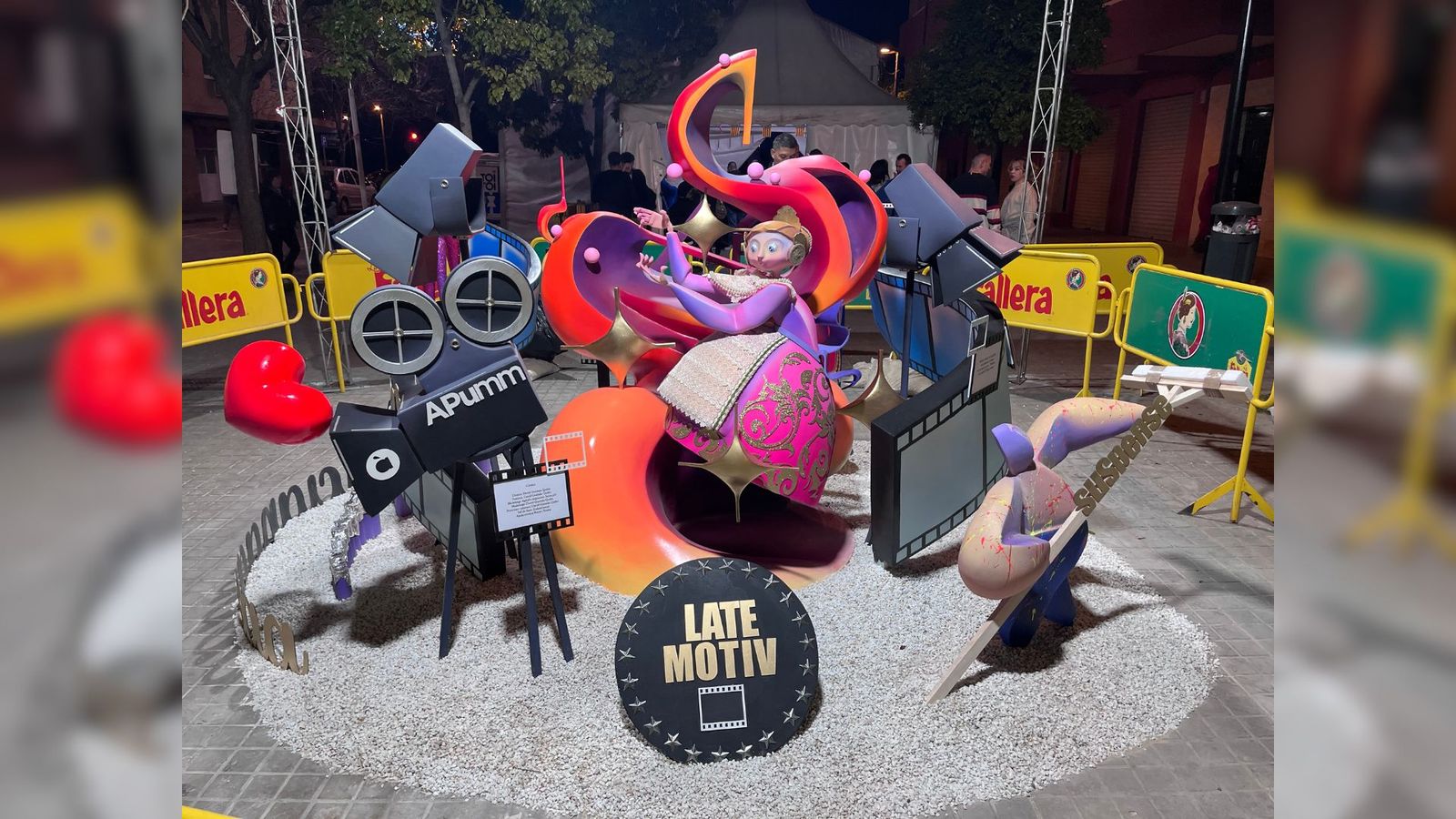 "Retransmissió de la mascletà" / Artista: David Guzman