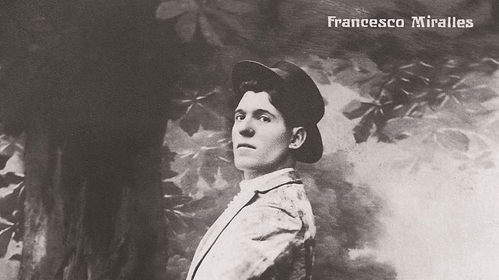 Miralles va faltar a París el 1931, però està soterrat al Cementeri General de València