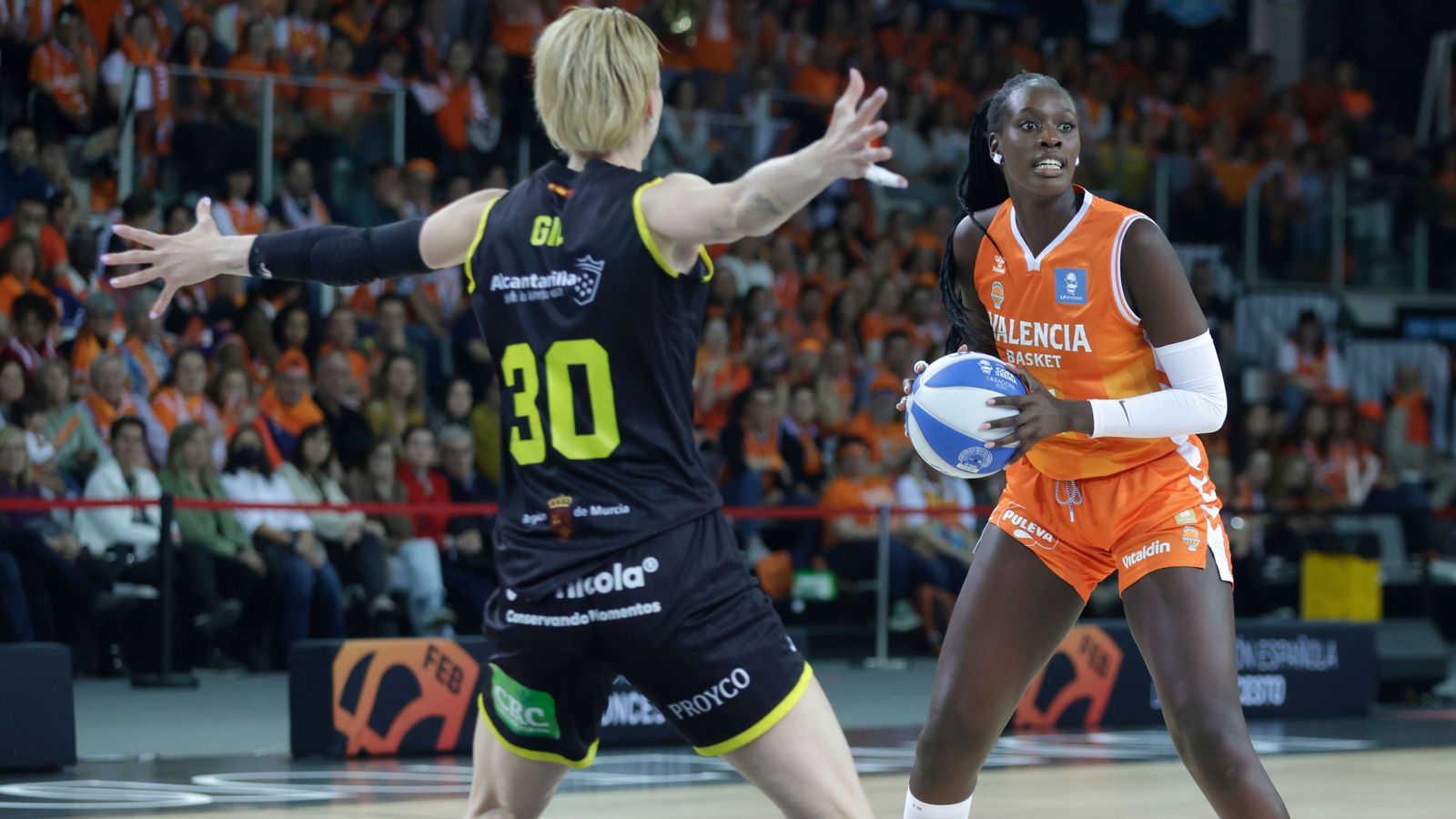 Awa Fam durant el partit de la final de la Copa de la Reina