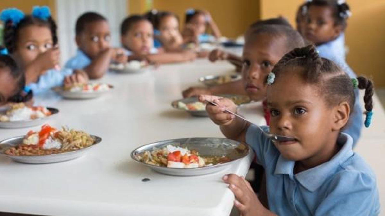 821 milions de persones van passar fam i van patir malnutrició el 2017