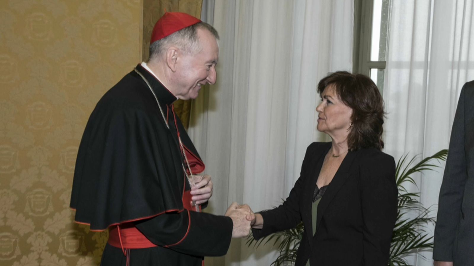 La vicepresidenta Carmen Calvo ratifica que ahir dilluns va acordar amb el secretari d'Estat Vaticà, Pietro Pasolin, no soterrar Franco a l'Almudena.