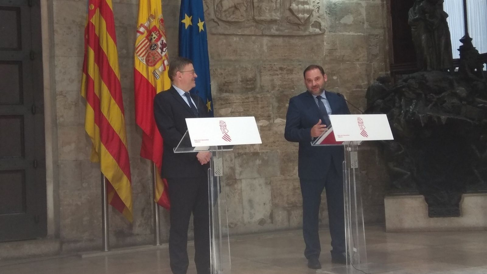 Compareixença de Ximo Puig i José Luis Ábalos al palau de la Generalitat