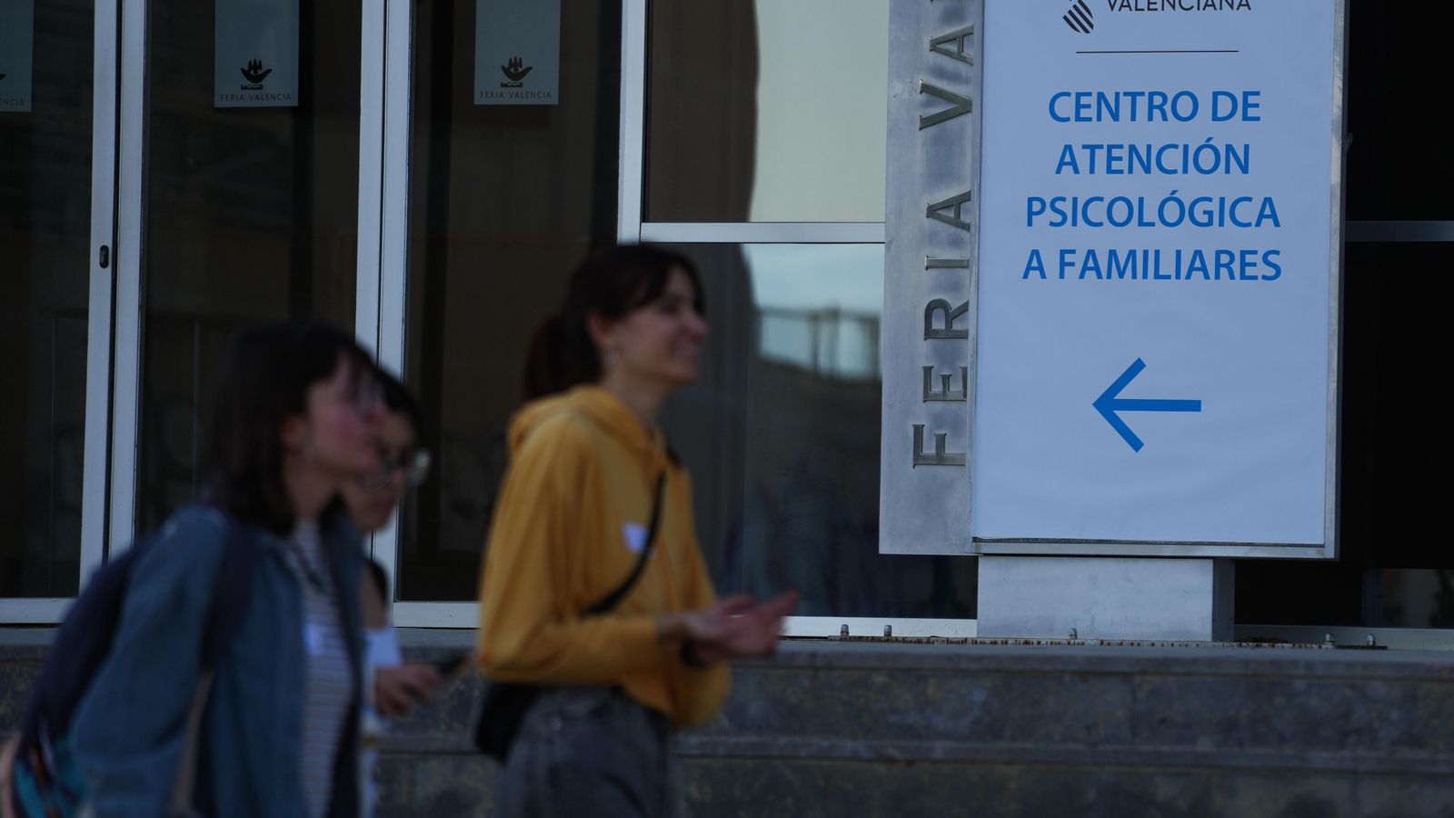Cartell indicatiu del centre d'atenció psicològica a familiars de Fira València