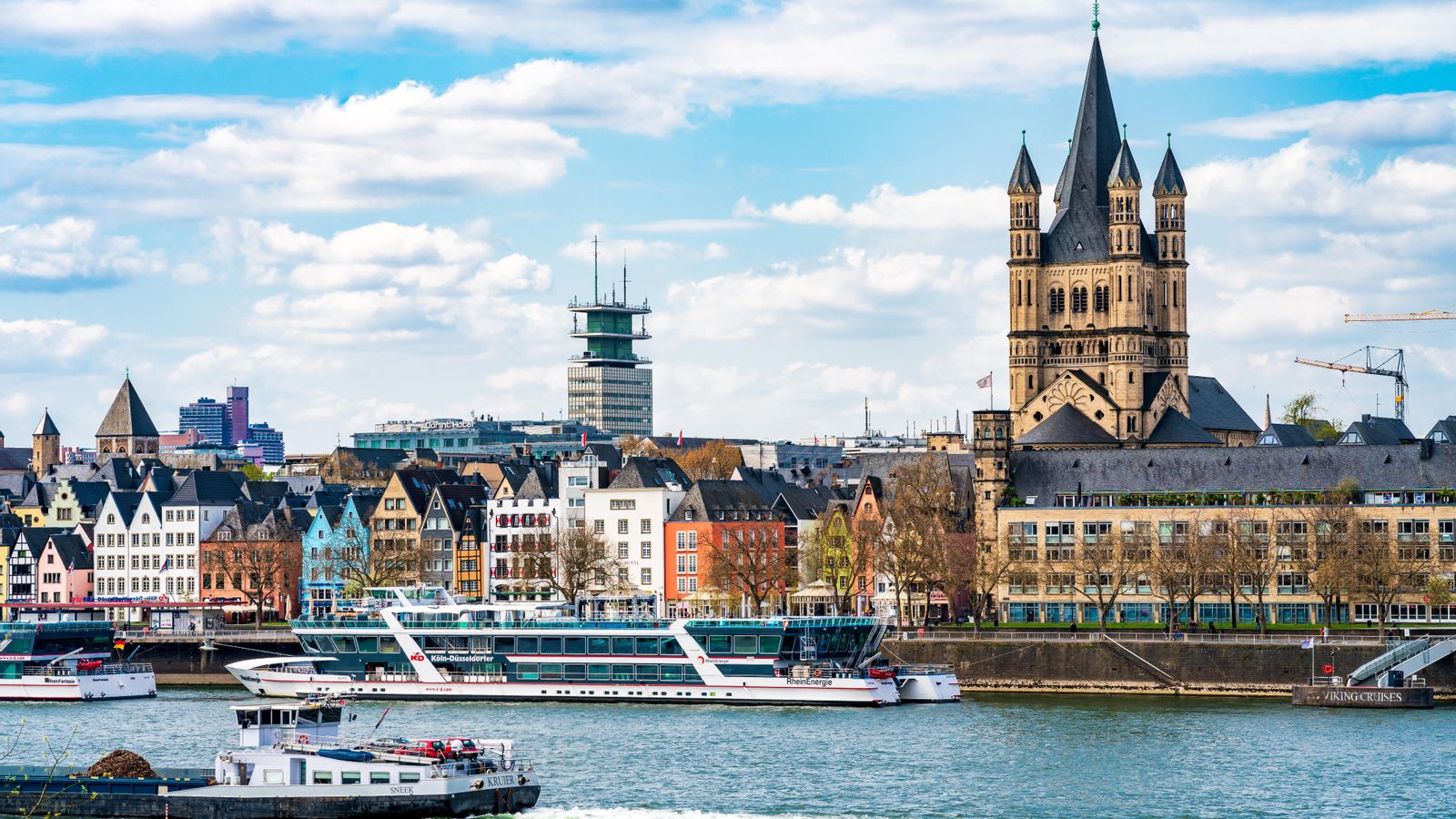 Colònia és una ciutat rica en història i cultura, i allotja museus i galeries que exhibeixen exposicions fascinants