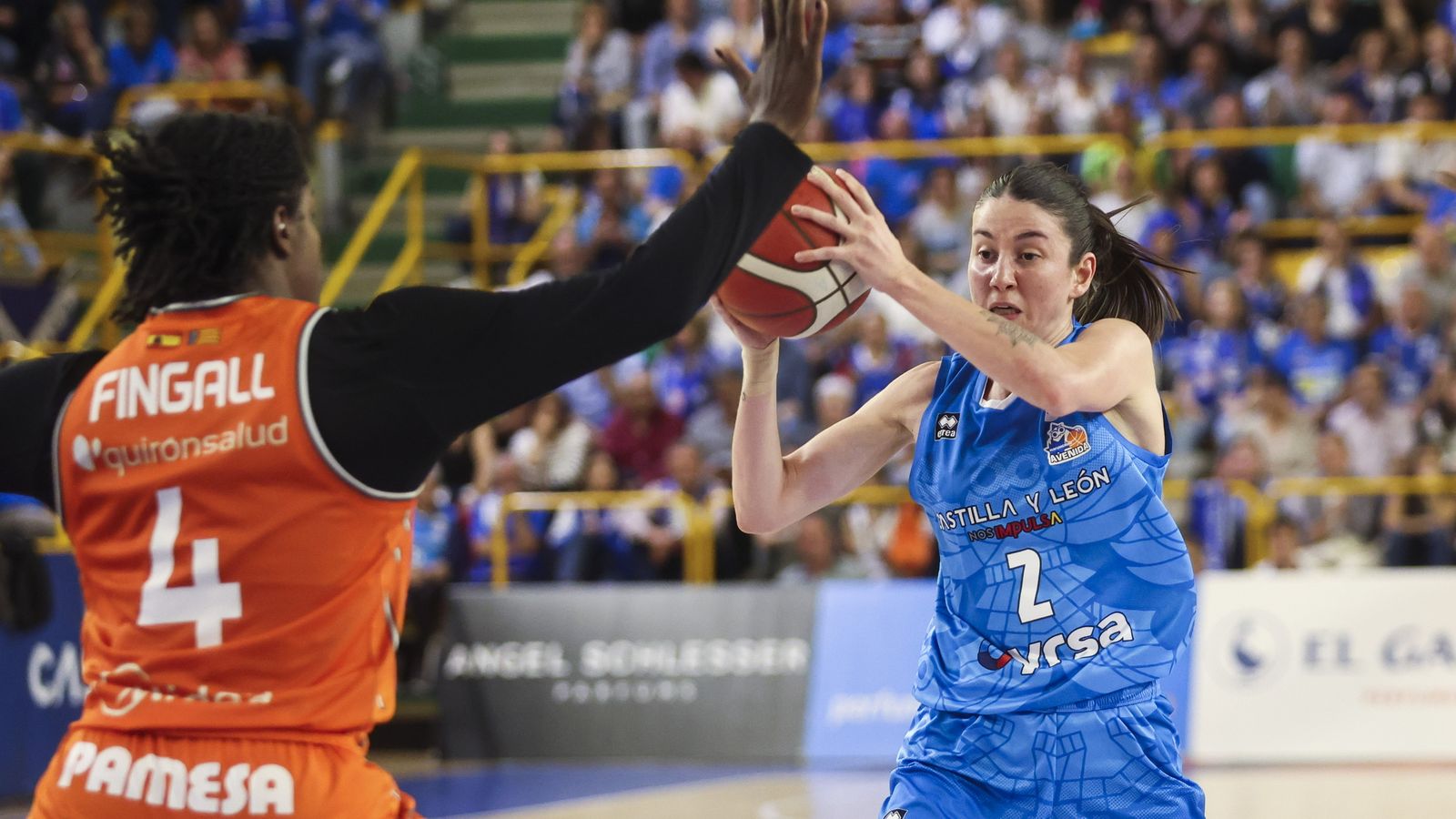 La taronja Fingall frena l'atac d'Olcay Çakir Turgut, de Perfumerías Avenida