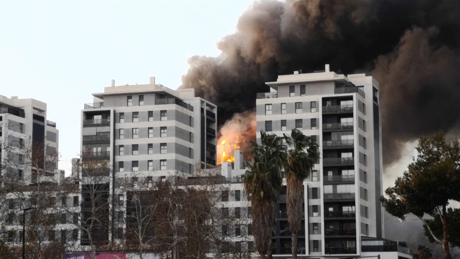 Quines mesures s'han de seguir en cas d'incendi en una vivenda?