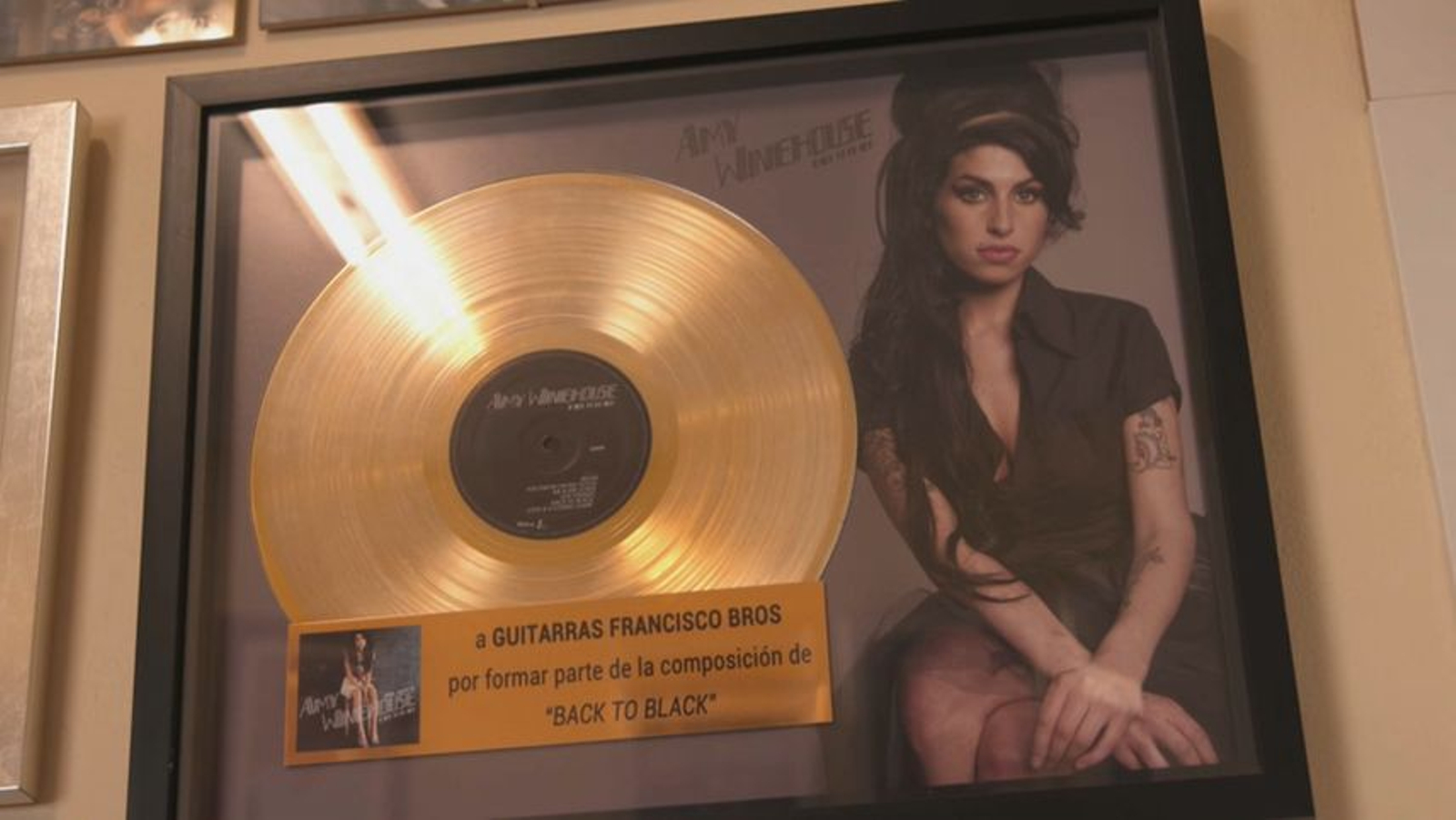 Regal de la discogràfica a Guitarras Bros