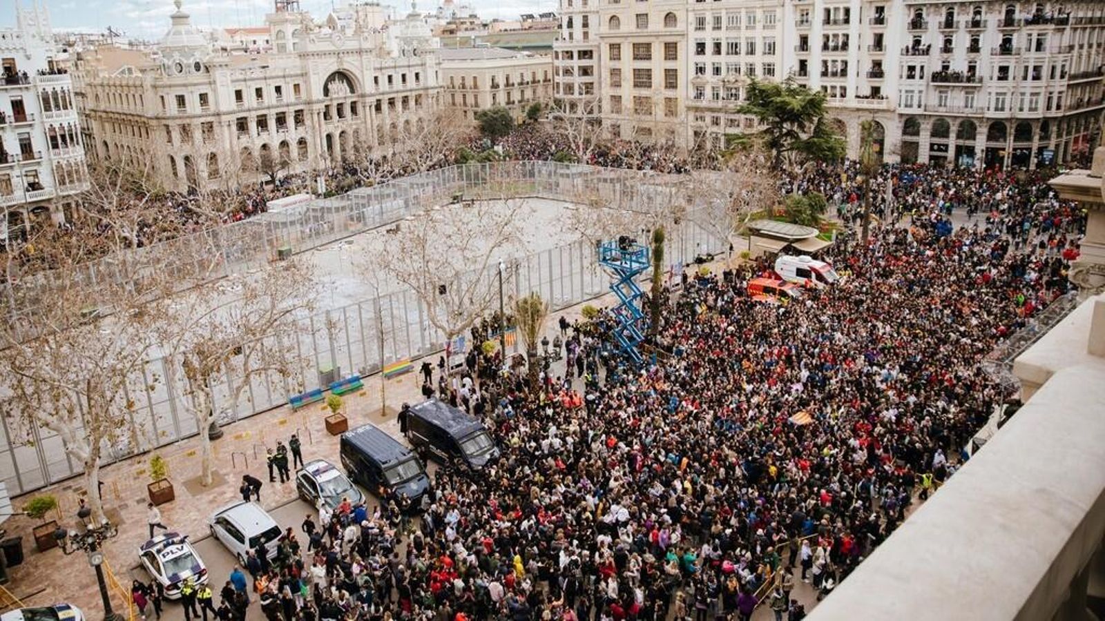 Imatge d'arxiu d'una mascletà a la plaça de l'Ajuntament de València
