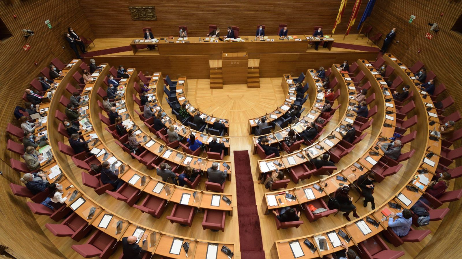 Les Corts rebutgen les esmenes als pressupostos del PP i Vox
