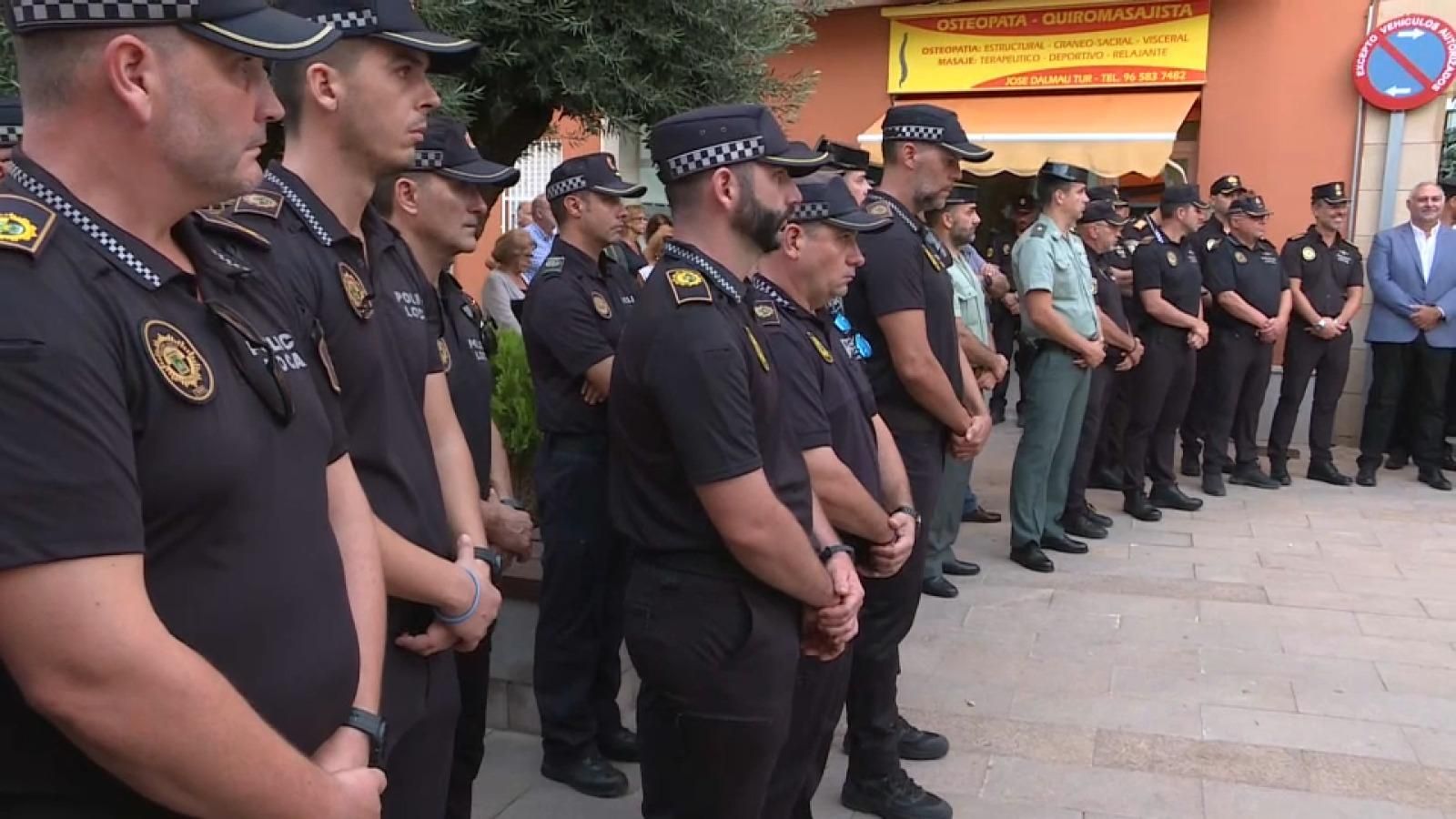 Policia de Calp homenatja Juan Manuel Policarpo Moll