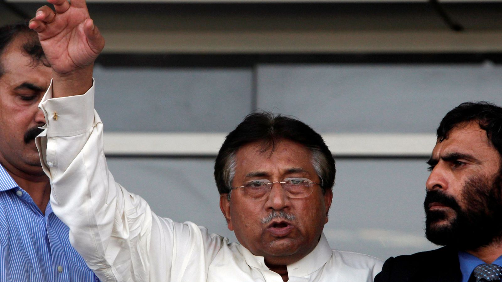 Pervez Musharraf a l’arribada a l’aeroport de Dubai el passat 2013