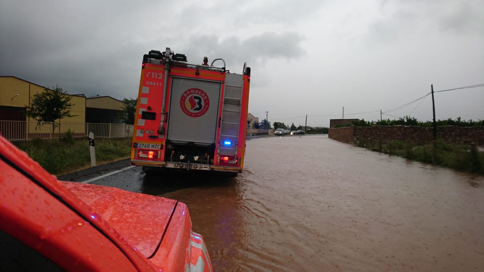 Dispositiu de bombers durant la forta pluja