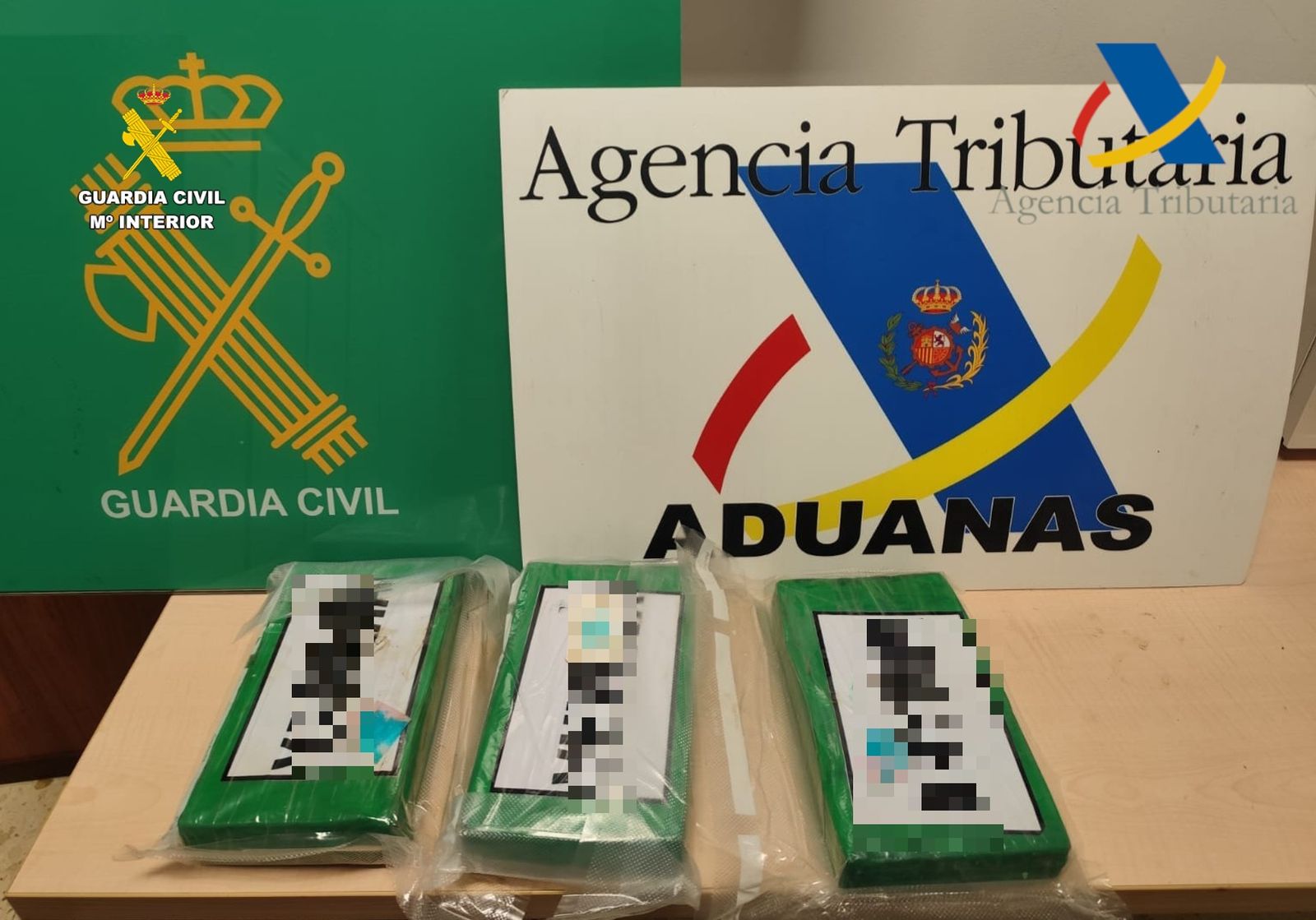 Cocaïna incautada en l'escorcoll de la maleta sospitosa