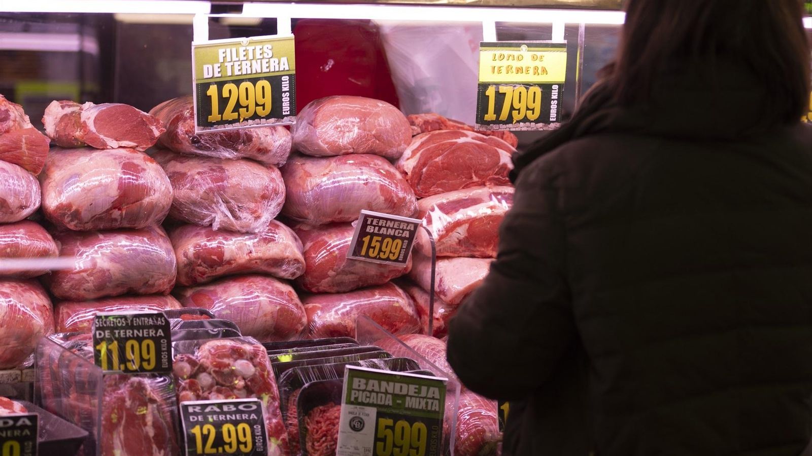 Un aparador amb carn de vedella