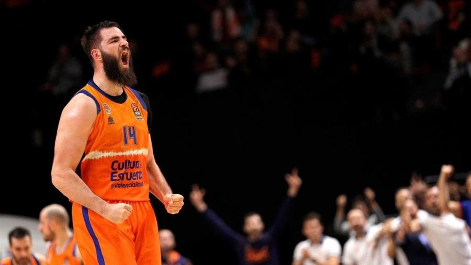 El pivot montenegrí del València Basket, Bojan Dubljević, màxim anotador del duel contra el Baskonia