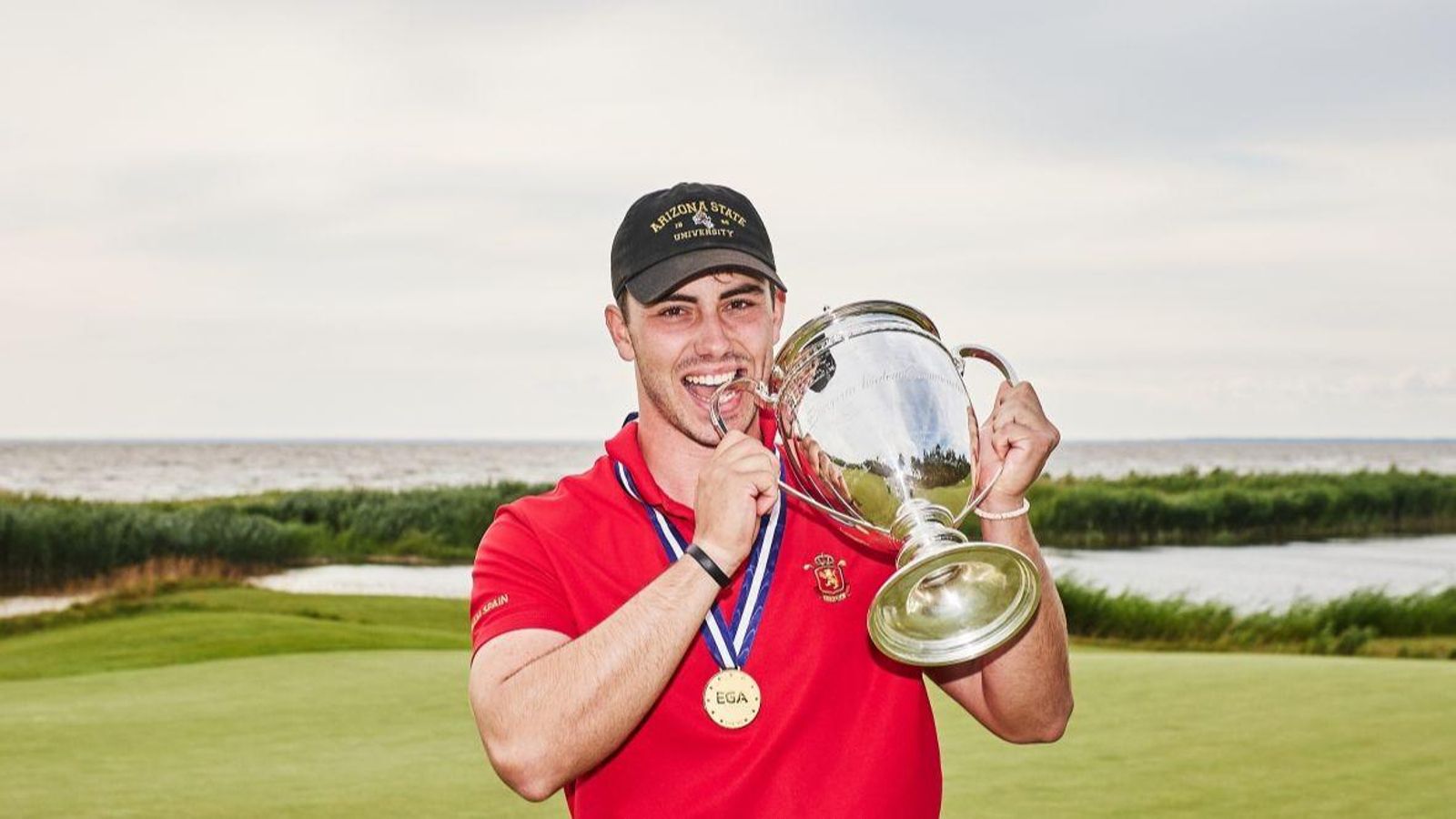 Josele Ballester, amb el trofeu de campió