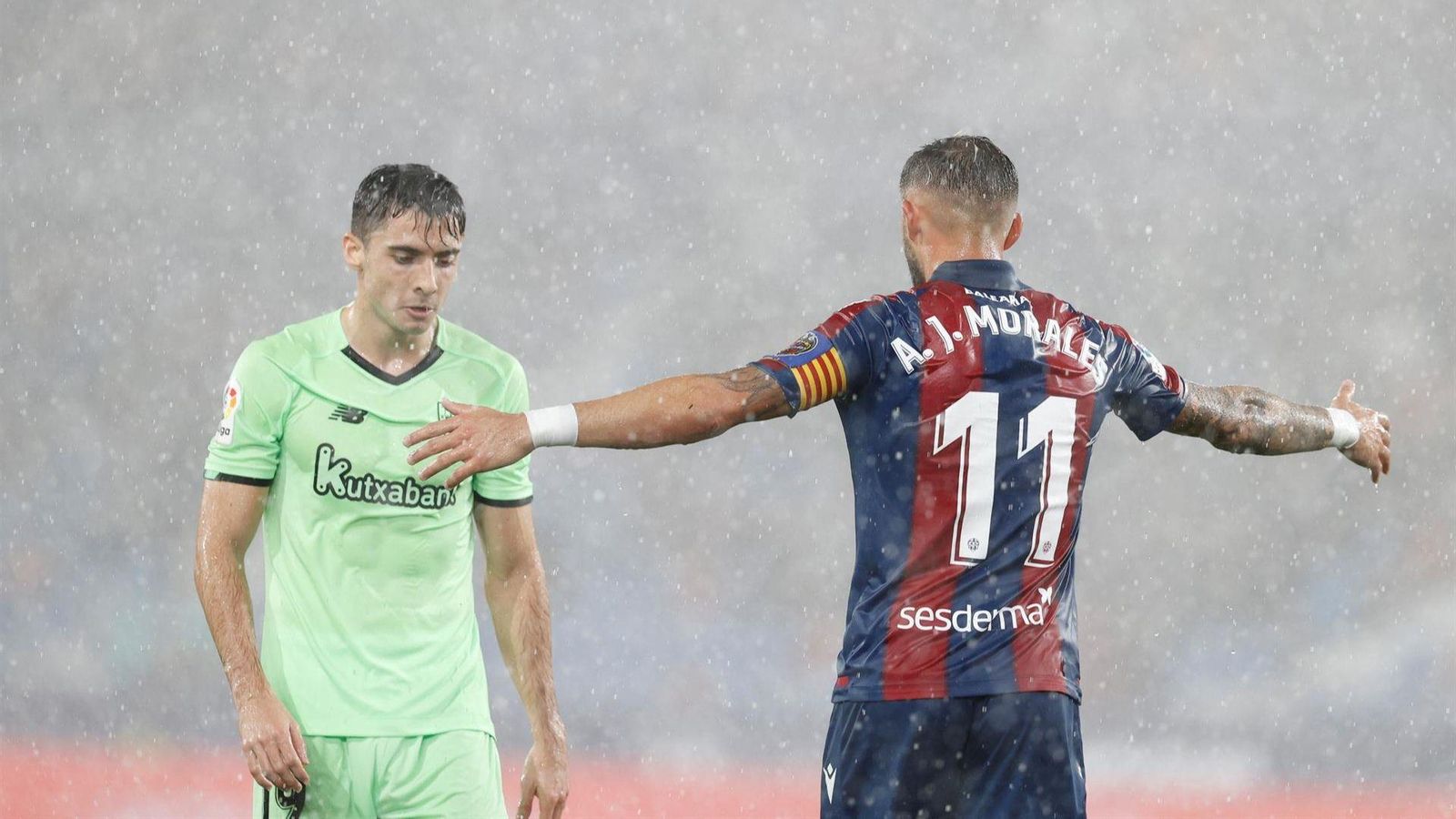 Morales i Zarraga, sota la pluja