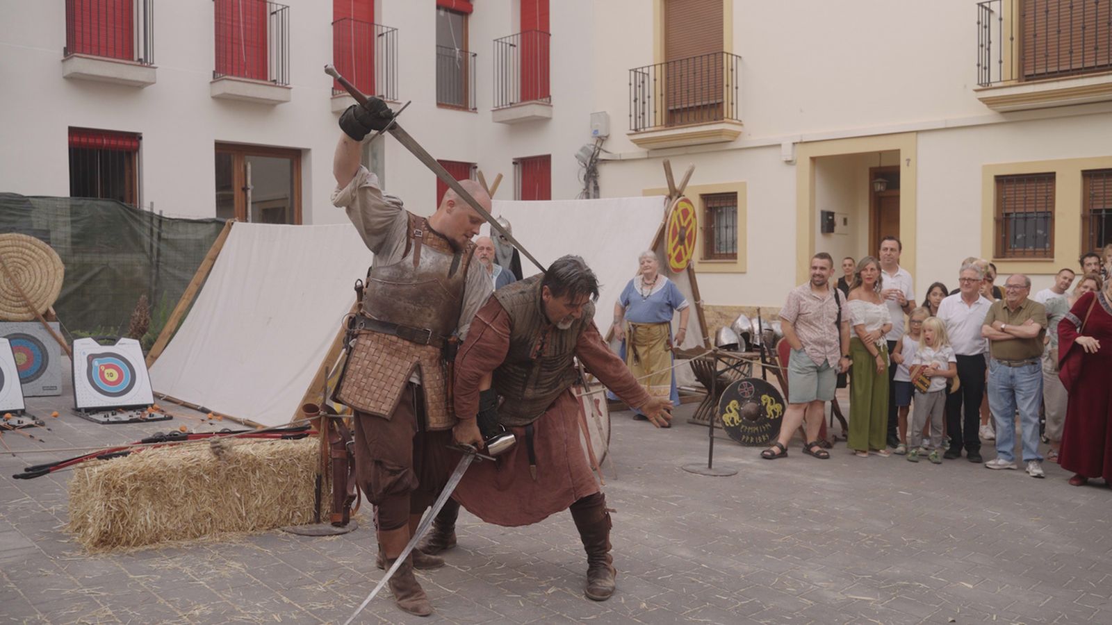 La Nucia torna al passat durant les festes i tot el poble es convertix en un escenari medieval