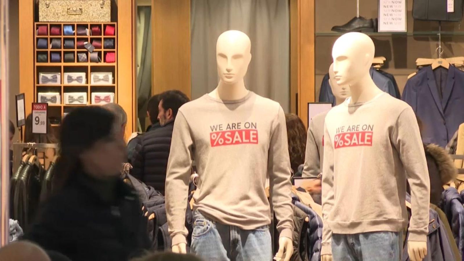 El govern espanyol prohibeix les rebaixes per temor a les aglomeracions