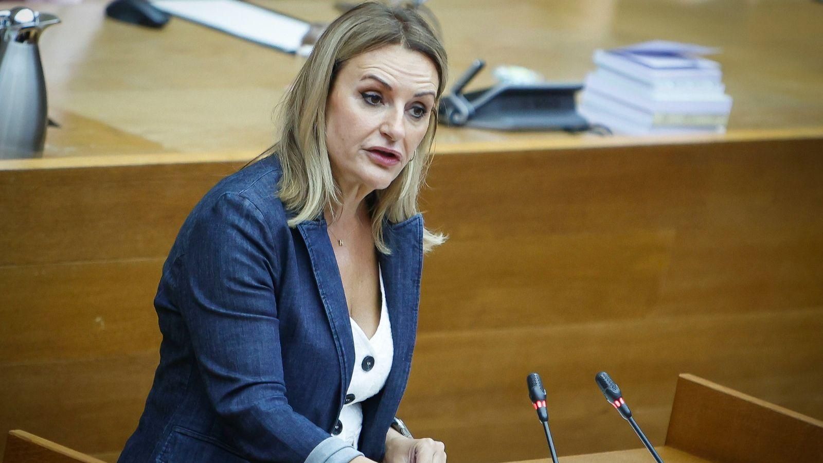 La consellera d'Innovació, Indústria, Comerç i Turisme, Nuria Montes, en la compareixença a les Corts