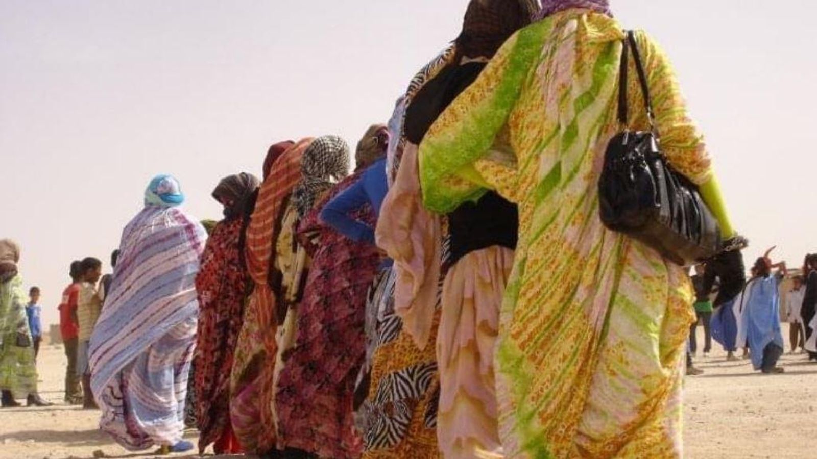 El projecte El Bús Violeta, destinat a les dones dels campaments de refugiats del Sàhara Occidental