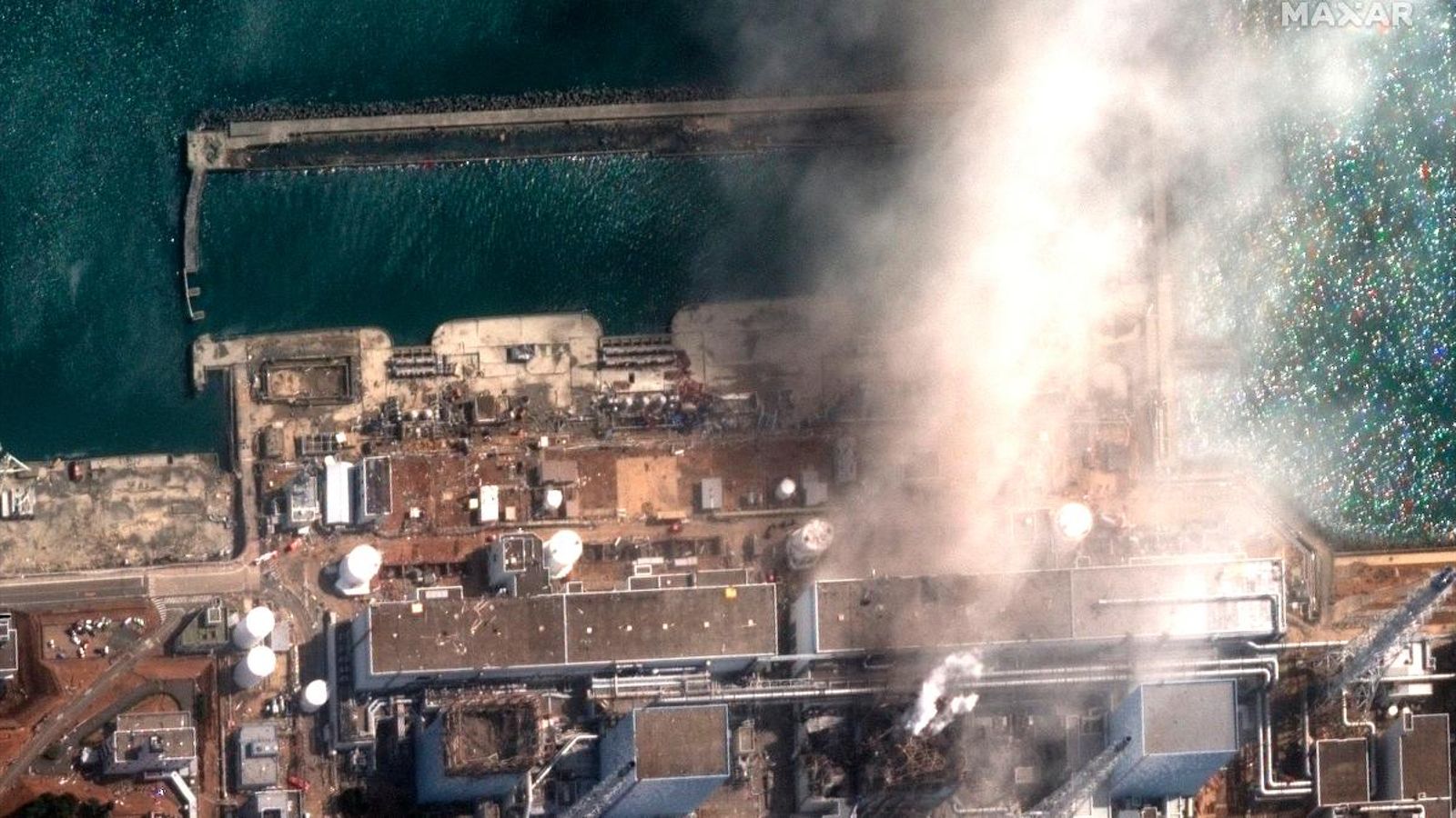 Imatge de satèl·lit de la central nuclear de Fukushima Daiichi després de l'accident