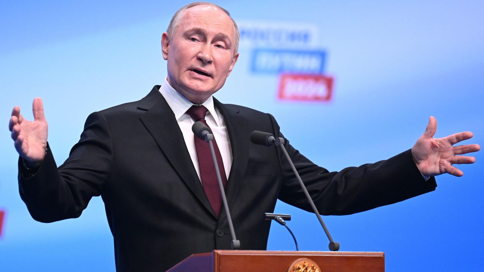 El president rus en la seua seu de campanya a Moscou després de guanyar les eleccions